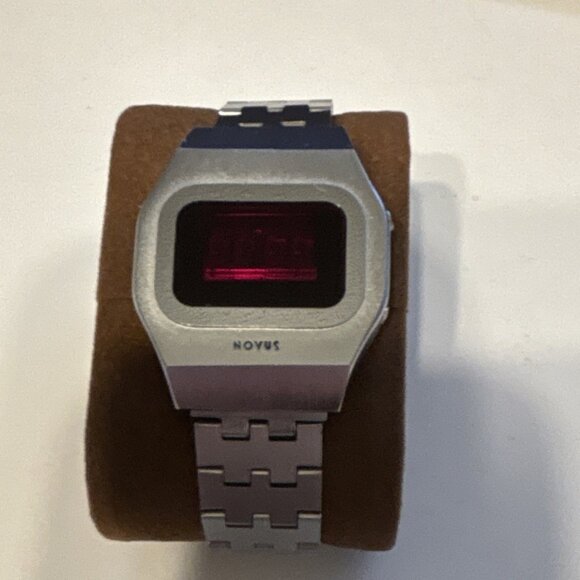 Novus LED Digital Watch. RARE! VINTAGE! - Picture 7 of 9
